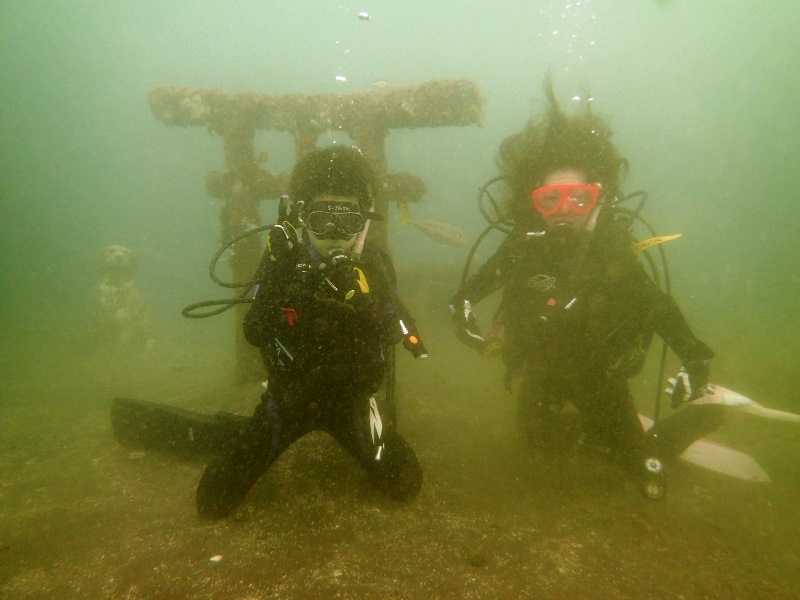 大瀬崎の海中の神社