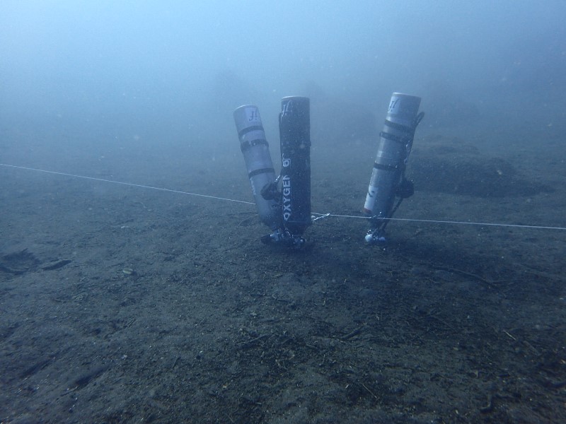 水中でデコタンクを置く